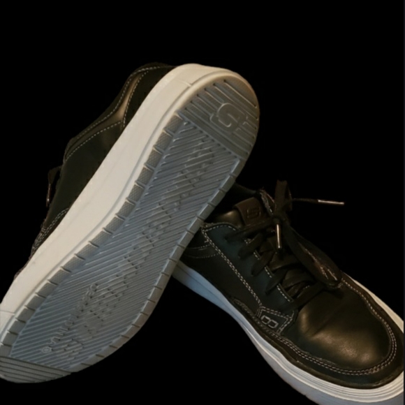 Skechers - Picture 3 of 3